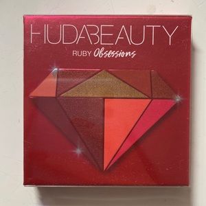 Huda beauty ruby obsessions palette